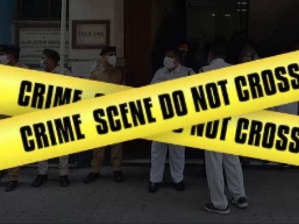 ছেলেকে ধারালো অস্ত্র দিয়ে কোপানোর অভিযোগ! গ্রেপ্তার বাবা